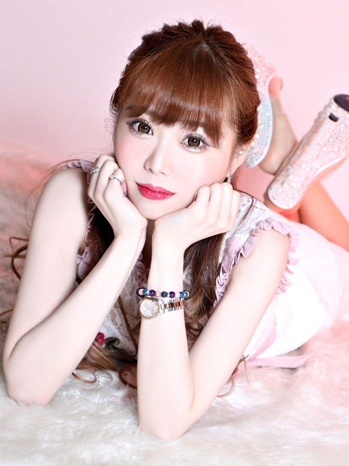 純白プロフィール写真3