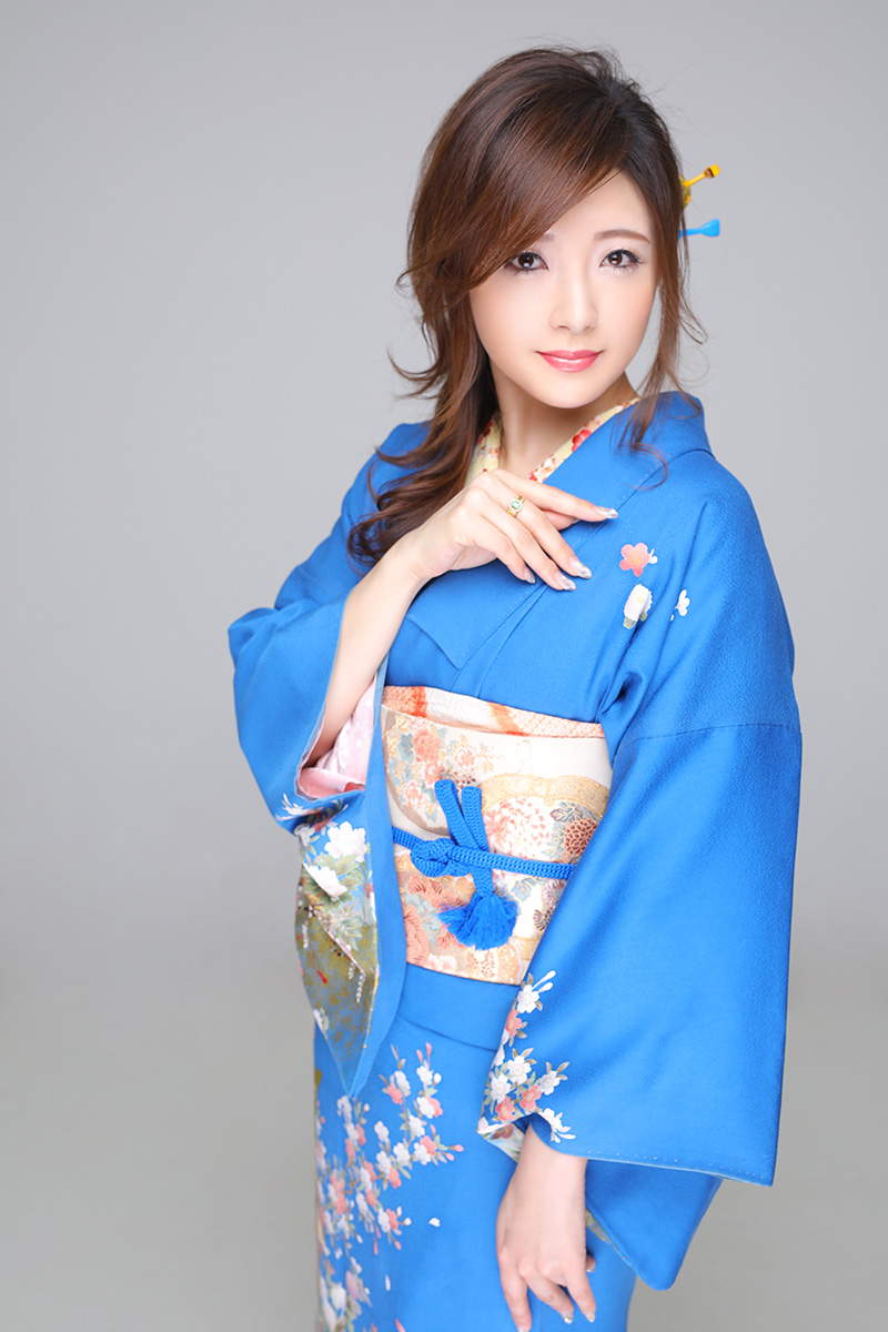 水藤 亜紀プロフィール写真1