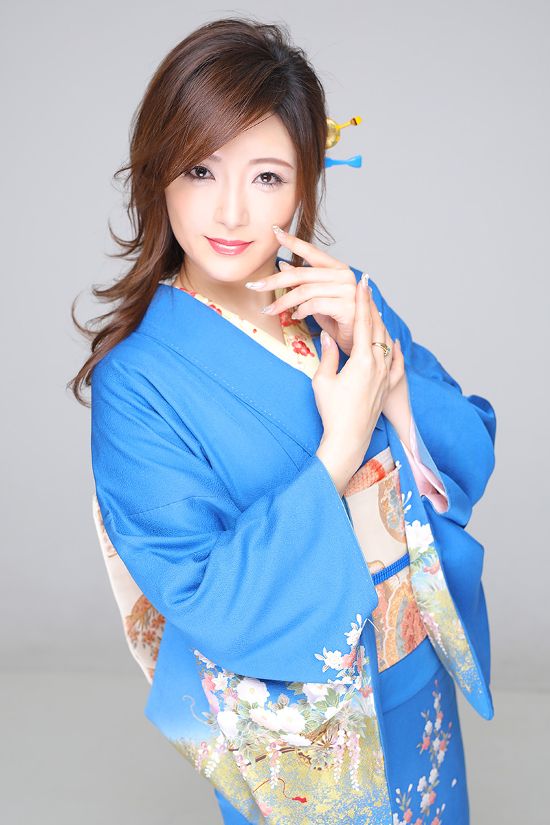 水藤 亜紀プロフィール写真2